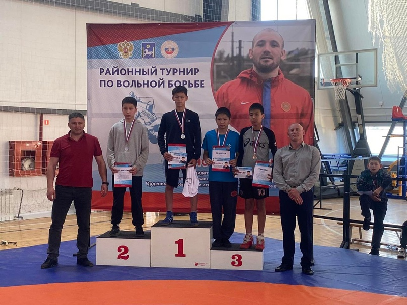 Районный турнир по вольной борьбе.
